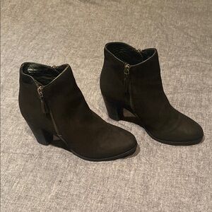 MIA Black Leather Heeled Boots with Double Zipper Women’s size 6